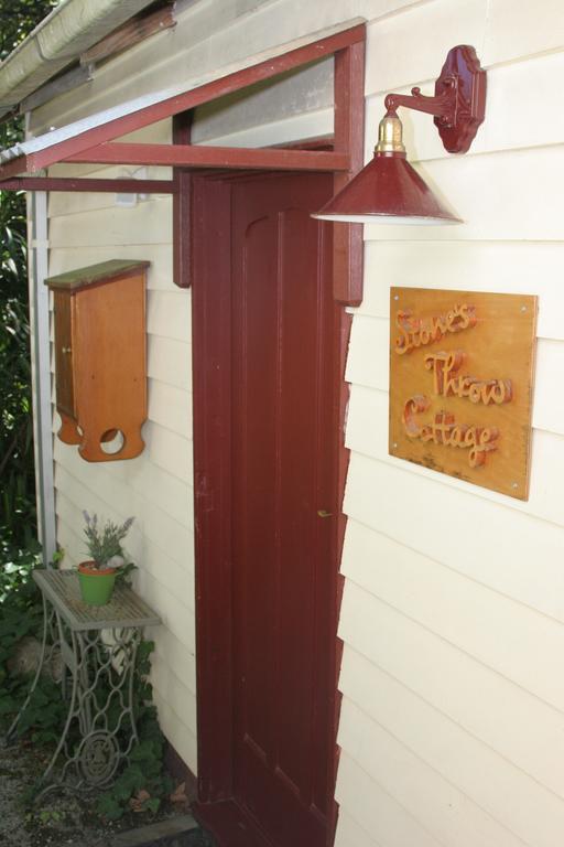 Stone'S Throw Cottage Bed And Breakfast เบลเกรฟ ภายนอก รูปภาพ