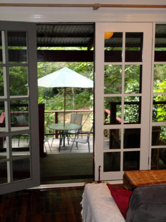 Stone'S Throw Cottage Bed And Breakfast เบลเกรฟ ห้อง รูปภาพ