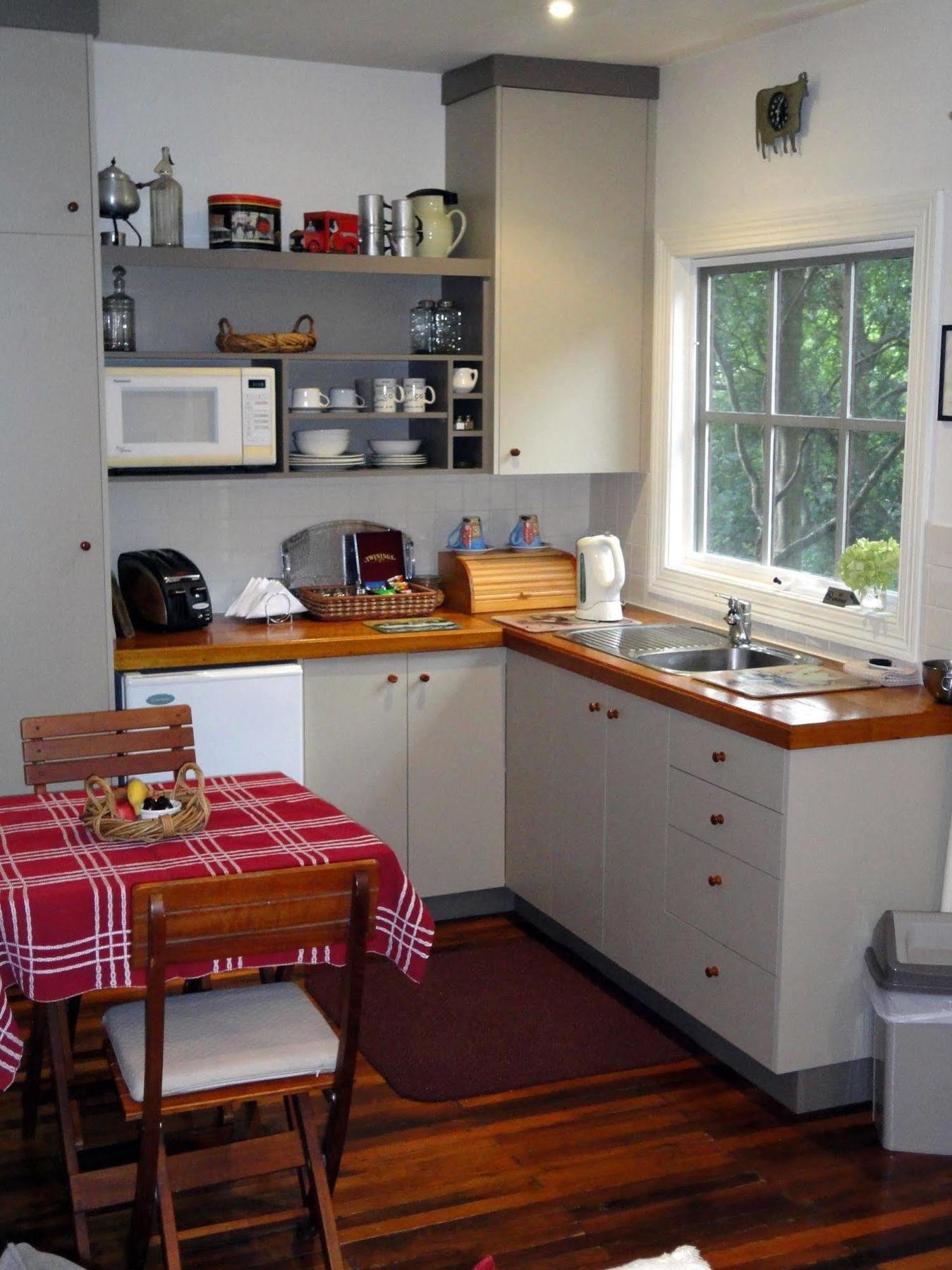 Stone'S Throw Cottage Bed And Breakfast เบลเกรฟ ภายนอก รูปภาพ