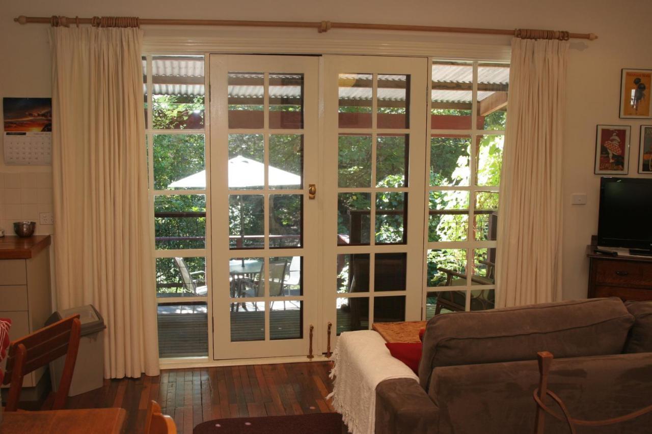 Stone'S Throw Cottage Bed And Breakfast เบลเกรฟ ภายนอก รูปภาพ