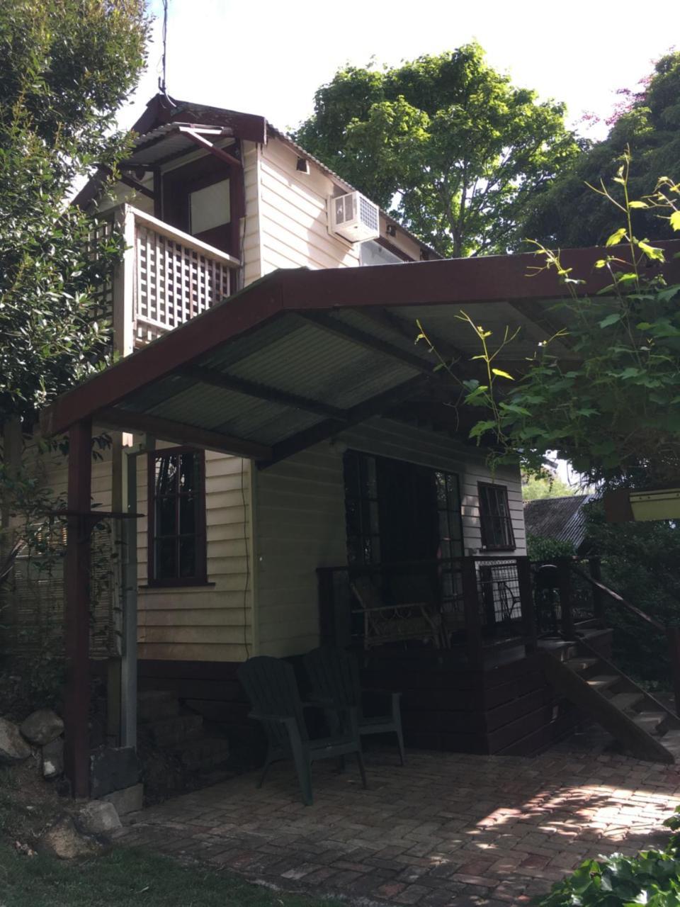 Stone'S Throw Cottage Bed And Breakfast เบลเกรฟ ภายนอก รูปภาพ